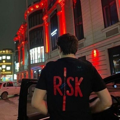 khasanovx1's profile picture. 