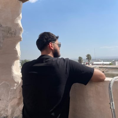 yeizzee's profile picture. Bad kind of butterflies