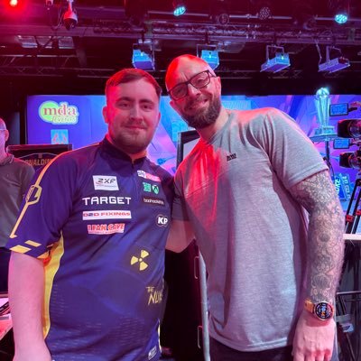 IT Cloud Solutions | Full time geek 💻| @livedartsleague player 🎯