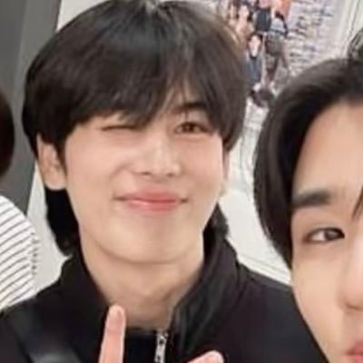 M_maymiu's profile picture. เพิร์ธแซนต้าทั้งใจ🖤🤍 #เพิร์ธแซนต้า #perthsanta