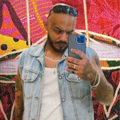 um pouco de moda, um pouco de música, um pouco de macumba