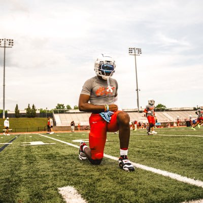 Class of 2027•Milton High School• 6’3 200lbs•OLB/TE/ATH•3.5 currently holding D1🅾️ GPA•Contact:404-764-0358