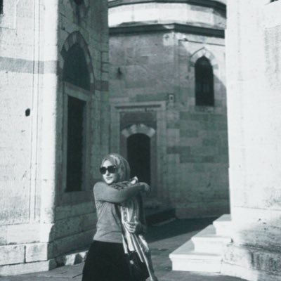 beyaz takım elbiseli adamın yolundan giden biriyim sadece. İslam İktisadı