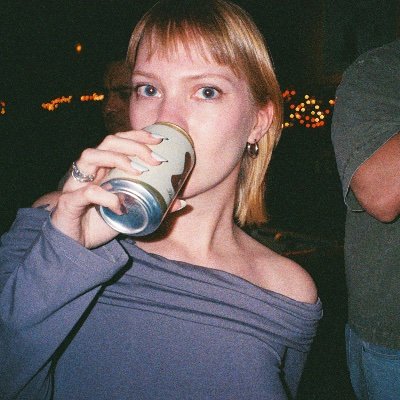 suzyuuzi's profile picture. Monastic, but in a fun sexy way