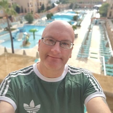 Dad. Designer of shirts etc. Amazon bookstore owner @htafc fan