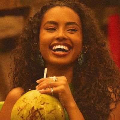 Qualquer pessoa mais ou menos bem informada nesse país sabe quem é Amora Campana... || 95 novelas assistidas.
