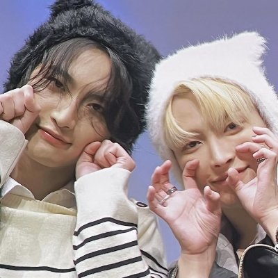 matz, jay & yoongi biased ♡ 5sos, 1d, kpop & metal enthusiast ♡ kpop ults: bts, ateez, enha & skz ♡ twinsis: @kkudream 🖤