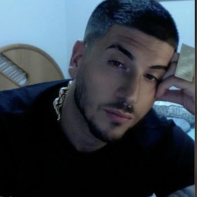 Toninunezg's profile picture. Aguanto más que el Wi-Fi de un bar.

              Sevilla 🇪🇸 Triana