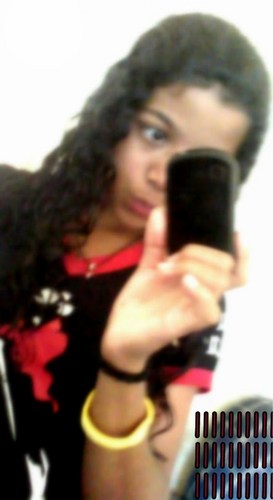 Umaa twitteraaa haha ' 
msn : Lariih.rossi2@hotmail.com
orkut: Lariih.rossi2@gmail.com
Face : Lariih Rossi
