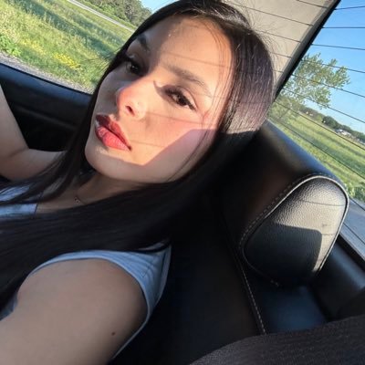 trina_vera11's profile picture. 19