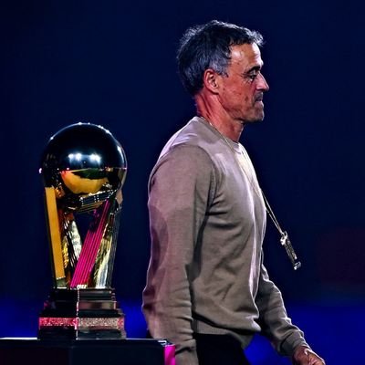 kkk21_luis's profile picture. 🇸🇦📍
El mejor entrenador para mi🥇 @LUISENRIQUE21