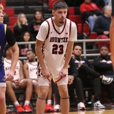 C/O 2026 kountze highschool basketball🏀 6ft point guard 1x state champ 🏆 phone number📱4099266707 email ✉️ npierce184@gmail.com