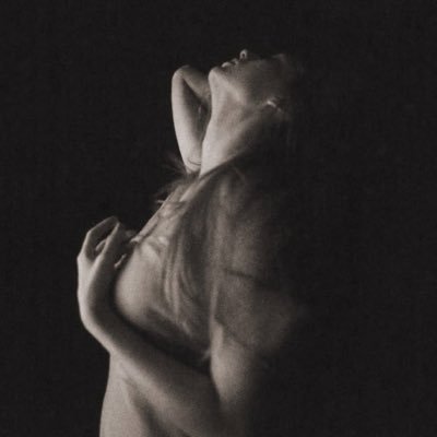 solo quiero escribir para recordar la pena y la alegría de vivir 🖋️Taylor Swift / Gracie / Sabrina / Olivia / Blackpink