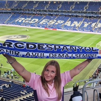 el meu objectiu: fer allò que m'agrada, gaudir i ser feliç. Del RCDE 🤍💙🤍💙, del LIVERPOOL ❤ i de la PENYA 💚🖤💚🖤. M'agrada el Rock i odio el Regaetton.