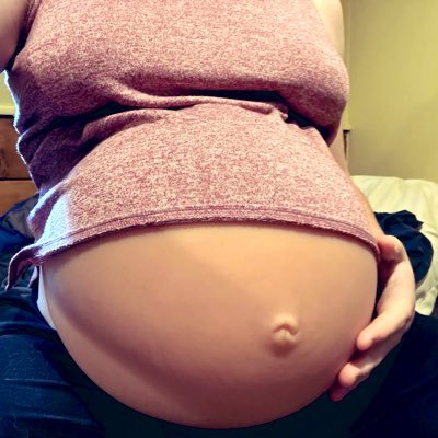 She/her 30ās resident milf pred. aspiring vore and belly model and city devourer. LGBTQ+