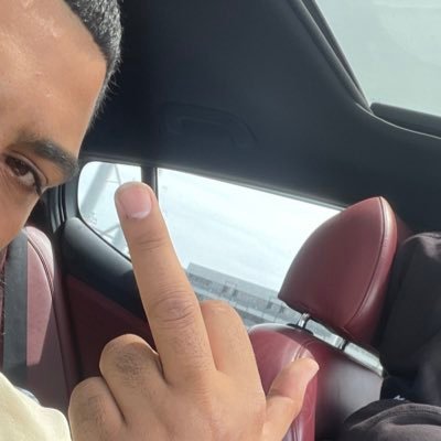 clientelly's profile picture. chirp