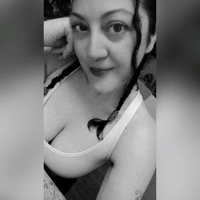 Arte y música pa vivir, escribo tal como hablo 🖋️ Chica lunar🌛 Entusiasta de las papitas 🍟 Adicta al té 🫖
No fuí yo, fue mi alter ego 😌
gata de tejado 🐈