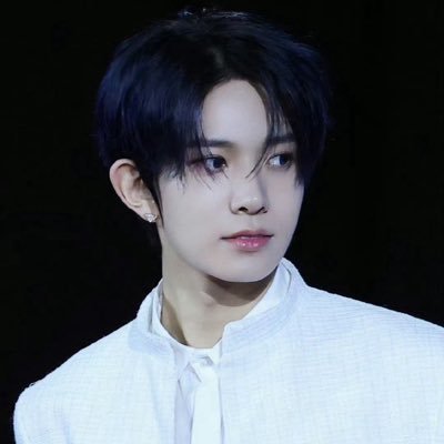 heese1015146555's profile picture. 