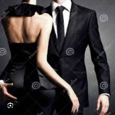 Matrimonio 8 años junyos, ambos Chilenos ella42 el 45. También tercero con permiso.
Buscamos parejas y terceras (ros )
Somos de santiago y Sur IX región.