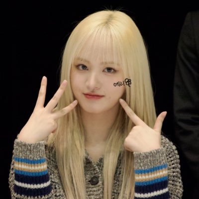 _Lizland's profile picture. 𝘿𝙞𝙫𝙚 𝙞𝙣𝙩𝙤 𝙄𝙑𝙀 ──🏰🩵‧₊˚🐈‍⬛🪽🎀🍀