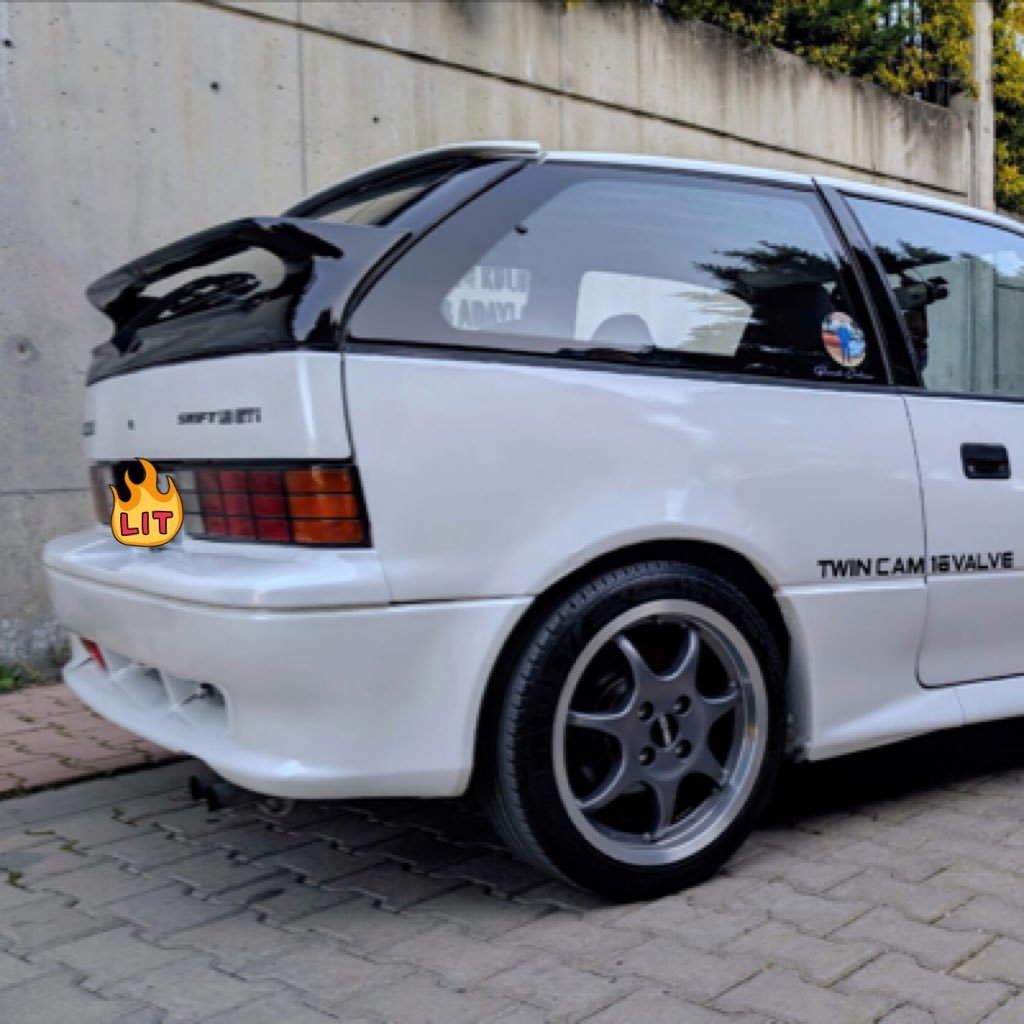 Fazla söze gerek yok 106’cılar anlatsın. Nürburgring’de F40 kovalamışlığım var. 768kg // twincam16valve.