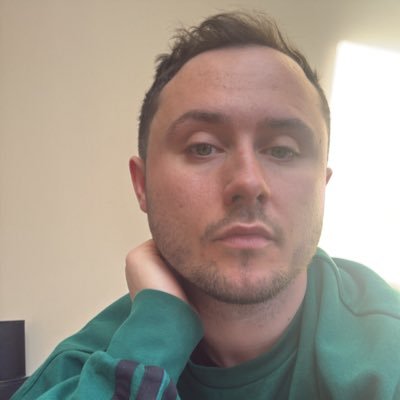 presenter @gaydio 4-7pm weekdays 📻 powered by psec 🥂 • he/him 🏳️🌈