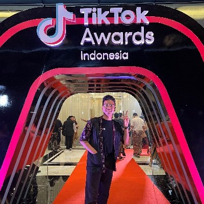 Content Creator | AR Creator Filter Instagram and TikTok | contact 📩 ozy635@icloud.com |