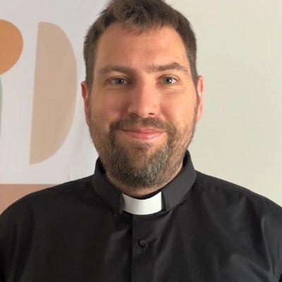Church of England curate ✝️ Husband & Father. Coffee addict ☕. Ex-surfer 🏄♂️, current runner 🏃♂️and skier ⛷️.