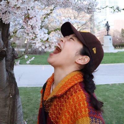 歌ってるとき自分を好きになれる25歳。 ミュージカル育ち。 トロントで、舞台と音楽にしがみついて生きてます。夢追い中のちょい泣き虫。