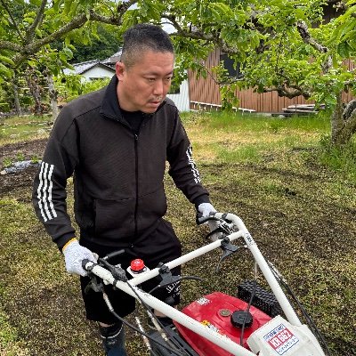 V7ARxzwoVr41933's profile picture. 岐山高校、金沢工業大学建築学部、京都芸術大学建築デザイン学科、中日新聞配達員、うなぎ卸やまと、岐阜新聞配達員、郵便配達員、現在とんかつすいげん勤務