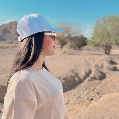 Haniye_ng's profile picture. نمیدانم شايد در جهانی دیگر 🌱