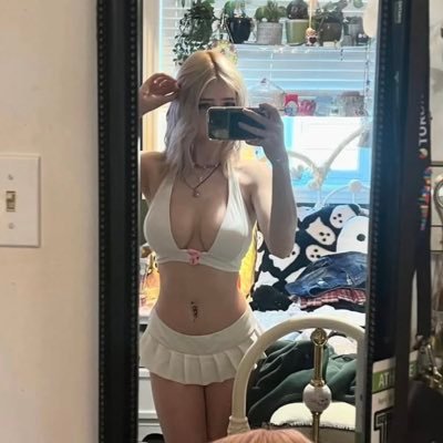 ashleyscarrb's profile picture. 