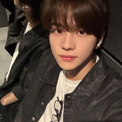 LovelornJiung's profile picture. 