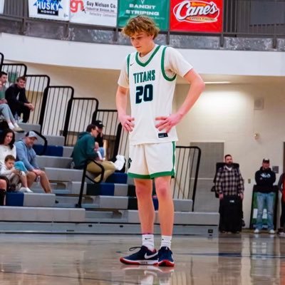 6’3 175lbs || Syracuse High | Class Of 2027 || 3.8 GPA || Point Guard /Shooting Guard || UT 🏔️ ||email:coltonhoenigman15@gmail.com ||Cell number: 385-389-7653
