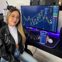 💸Rena💵 (@renaeayris__) 's Twitter Profile