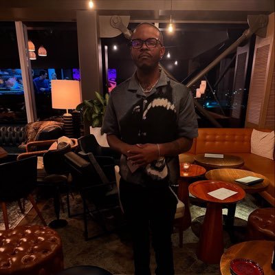 playmoredior's profile picture. somewhere vibed out 🔥