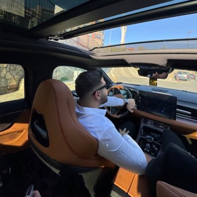 buraakguven's profile picture. 