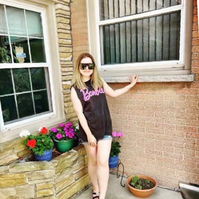 angeliaxoxoxo's profile picture. 🤷‍♀️