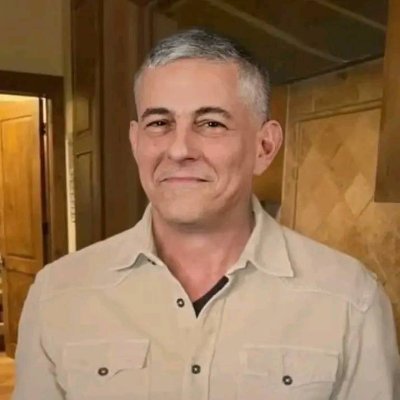 I'M A 4-STAR GENERAL IN THE U.S. ARMY. I'M WIDOWED WITH TWO ADULT CHILDREN, AND MY YOUNGEST IS 14 YEARS OLD. I LOVE MY COUNTRY. GOD BLESS AMERICA.