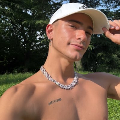 Italian 🇮🇹 twink, little cute boy who take huge cocks 😈 OF:https://t.co/SptiEE1p9N