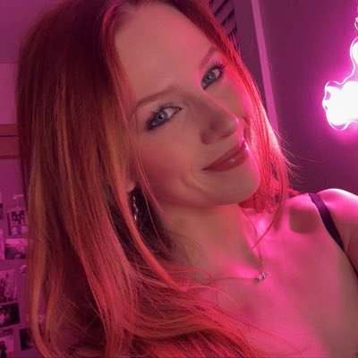 h0tgam3rgirl's profile picture. 20 | she/her