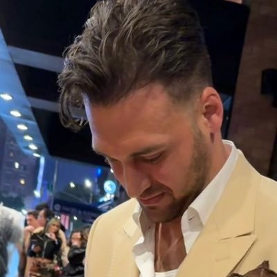 clipboarddiaz's profile picture. what am I doing here. she/her