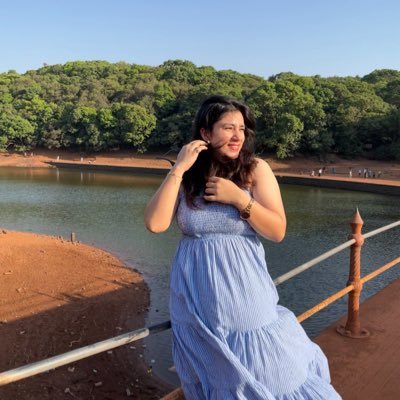 peraltainthesky's profile picture. storiesofaamna on IG