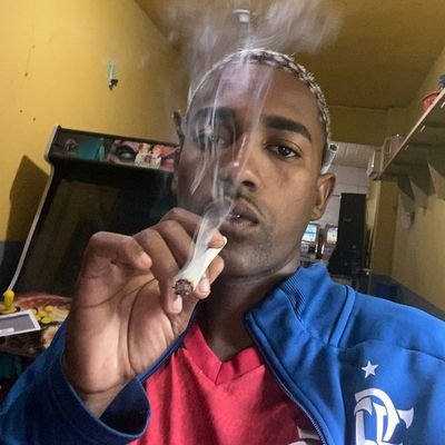 Não te deixes vencer pelo mal, mas vence o mal com o bem.🙌🏾♥️✍🏾