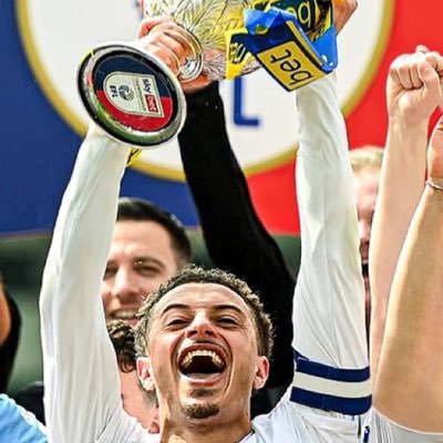 m_ashkanani82's profile picture. Proud LEEDS UNITED FC Fan from Kuwait 🇰🇼 Since 1989 #lufc #mot