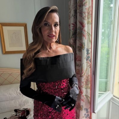 emi_benson94's profile picture. New here and emotionally dependent on a detective and a captain who still haven’t kissed after 26 years. Mariska is my president