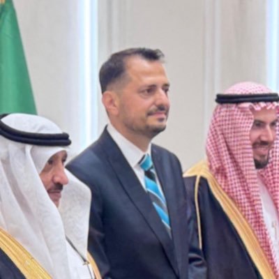 motranslation's profile picture. Husband, proud American, nomad, believer, thinker, optimist, blood donor, translator, writer, and linguist. God bless the United States of America 🇺🇸