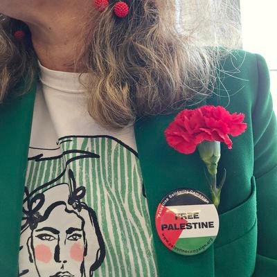 Geóloga de coração, bióloga de profissão mas nazarena de corpo inteiro. Feminista. Anti fascista.