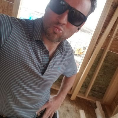 Barn Builder, animal lover, Stoolie, Swiftie🤘and #billsmafia