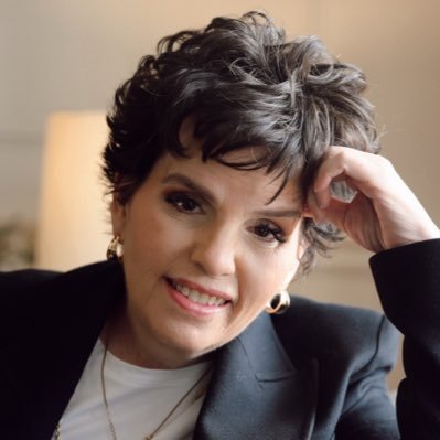 TheresaMCroft's profile picture. Voice Revivalist | Helping faith women create podcast + speak from overflow | Founder StuckNo+ (Break barriers. Build legacy. 2nd Season Academy⬇️